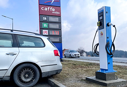 交流電動汽車充電器(22kW)在波蘭